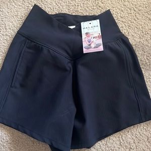 Halara shorts cross front, ribbed with pockets size XS